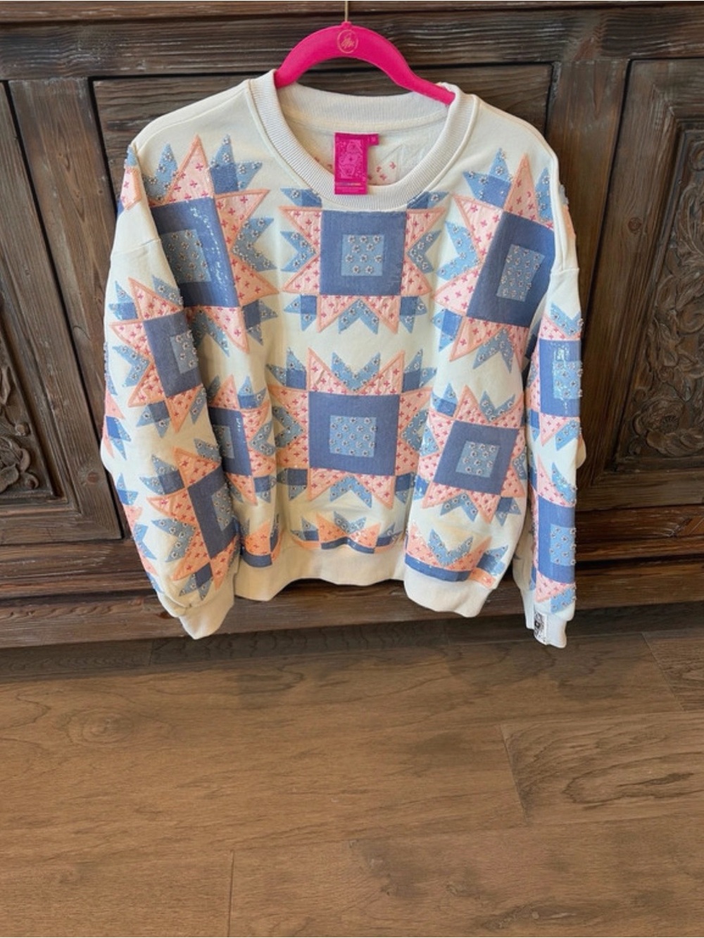 Queen of sparkles Cream Patchwork Quilt-Print Sweatshirt - Pastel Blue & Pink
